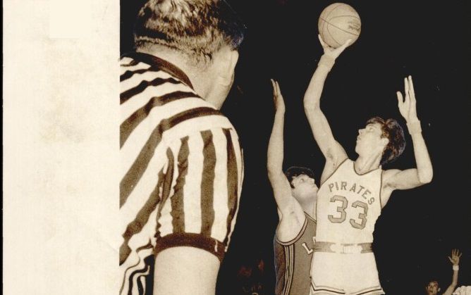 1972: Alvan Adams, Putnam City